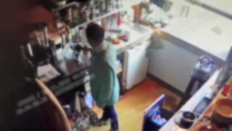 Beyoğlu’nda kahve içen genç mühendis yoğun bakıma alındı