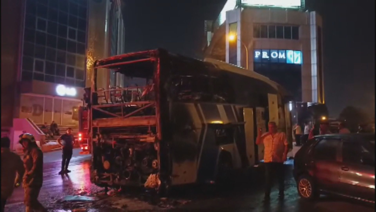 İstanbul'da yolcu otobüsü alev alev yandı