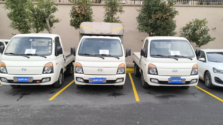 Çaldıkları kamyonetlerin şasi numaralarını değiştiren 7 zanlı yakalandı