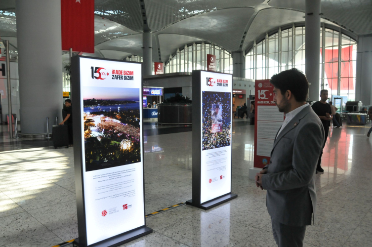 İstanbul Havalimanı'nda 'Hafıza ve Hatıra 15 Temmuz' fotoğraf sergisi açıldı