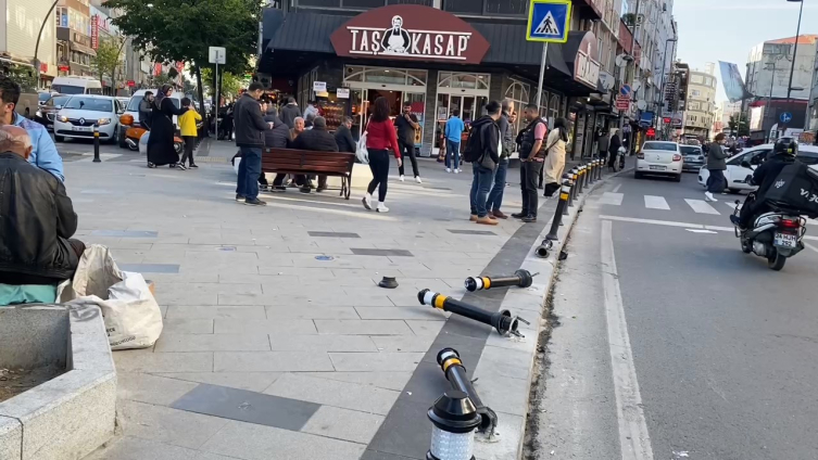 Küçükçekmece'de cip yayaların arasına daldı: 5 yaralı