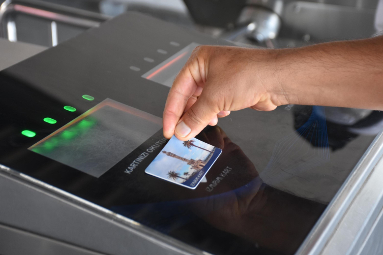 İzmir'de toplu ulaşıma zam