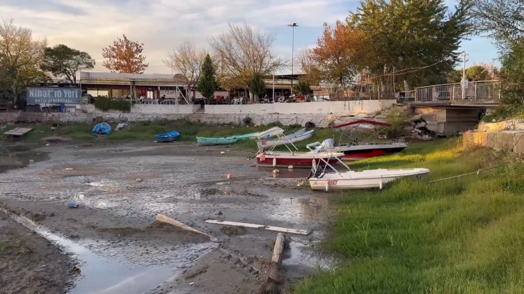 İznik Gölü'nde çekilme 350 metreye ulaştı