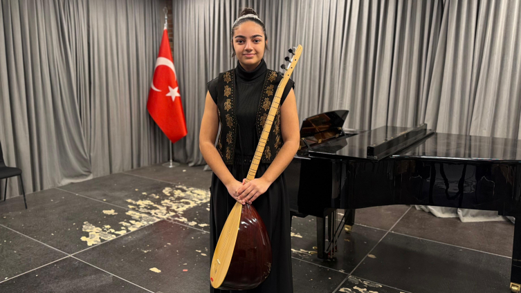 Zeynep'ten uluslararası başarı: 3 yarışmada 9 ödül