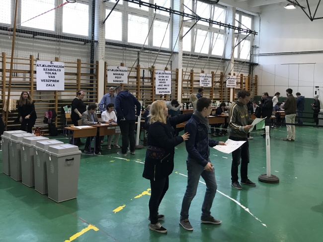 Macaristan'da halk sandık başında
