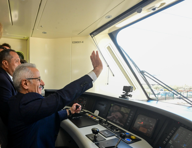 Milli Banliyö Tren Seti’nin dördüncüsü raylarda