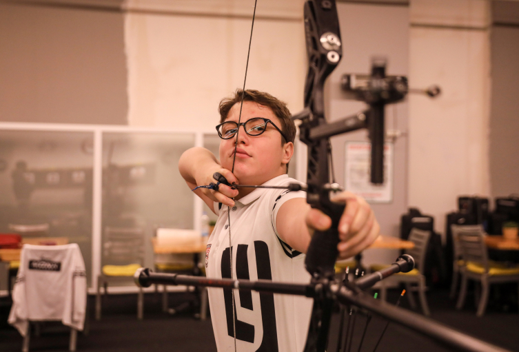 Oyuncak ok ve yay ile başladı, 2 kez dünya ikincisi oldu