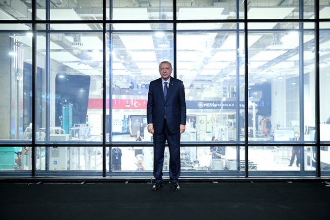 Bir günde 40 fabrika ve bir teknoloji merkezi açıldı