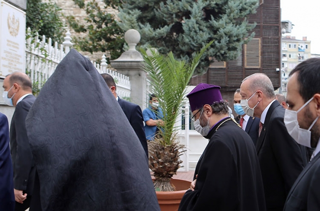 Markar Esayan son yolculuğuna uğurlandı