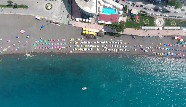 Sel felaketinin yaşandığı Akçakoca'da bayram yoğunluğu