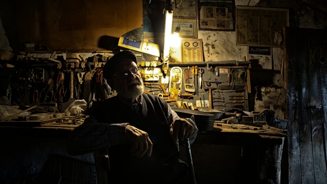 Ahşabı aşkla kemana dönüştüren Yusuf dede