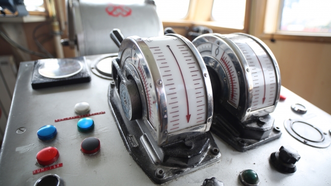 Ekrem Özçelik, Boğaz'ın "en yakışıklı" vapuru "Barış Manço"nun 21 yıllık kaptanı