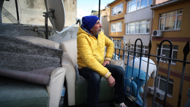 Çocukken sahip olamadığı oyuncaklar şimdi evinin duvarlarını süslüyor