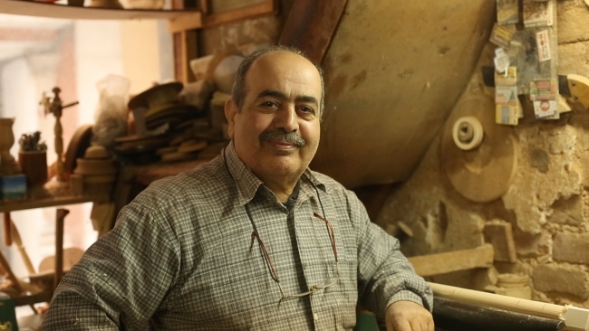 Torna ustası İsmail Hız 59 yıldır ahşaba şekil veriyor