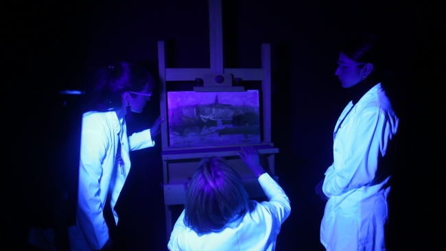 Birbirinden kıymetli tablolar restore edilerek gelecek kuşaklara aktarılıyor