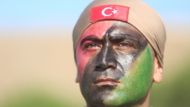 Bornova'da eğitim gören jandarma komandolar, Türkiye'nin farklı yerlerinde göreve gidiyor. 