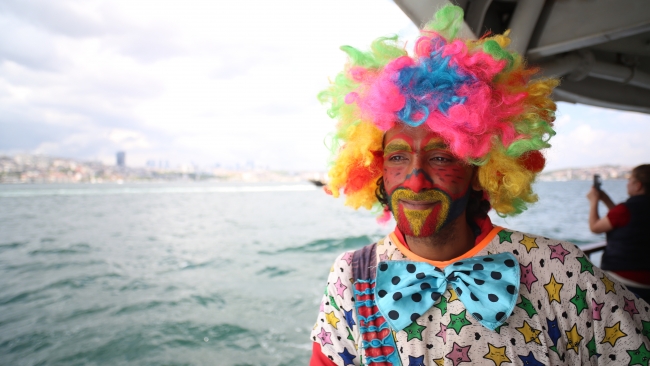 İstanbul sokaklarına renk çocukların neşesine neşe katıyorlar