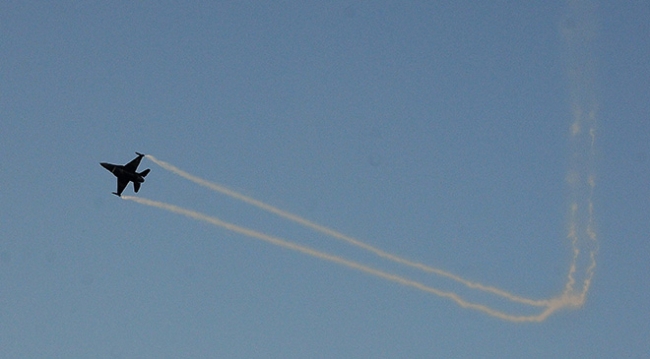 SOLOTÜRK, uçuşuyla izleyenleri büyüledi