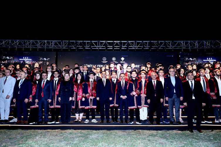 TÜBİTAK Fen Lisesi ilk mezunlarını verdi