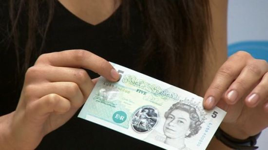İngiltere ilk plastik banknot tanıtıldı