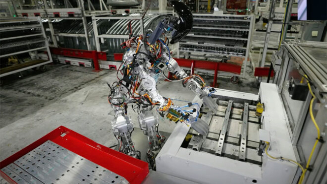 Tesla insansı robotu tanıttı