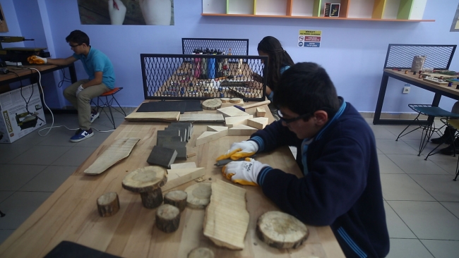 Öğrencilere beceri kazandıran atölyeler