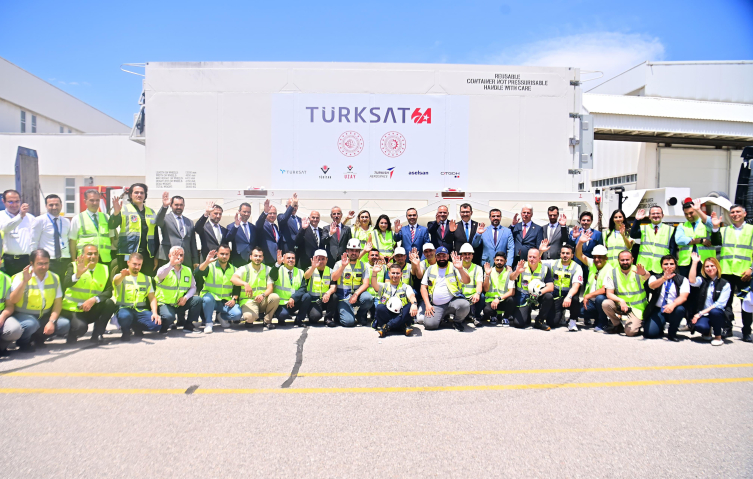 Türksat 6A, uzaya fırlatılmak üzere ABD'ye ulaştı