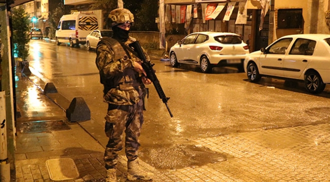 İstanbul'da şafak vakti uyuşturucu operasyonu: 40 gözaltı