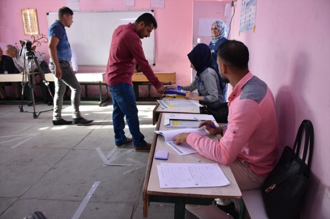 Irak'ta halk sandık başında