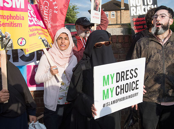 Boris Johnson seçim bölgesinde protesto edildi