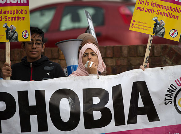Boris Johnson seçim bölgesinde protesto edildi