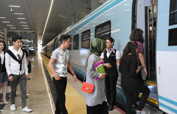 Tren seferlerine "Aile Yılı" indirimi