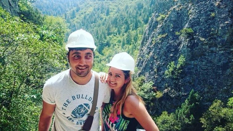 Karanlığa yenilmeyen bir öğretmen: Oğuz Karadağ