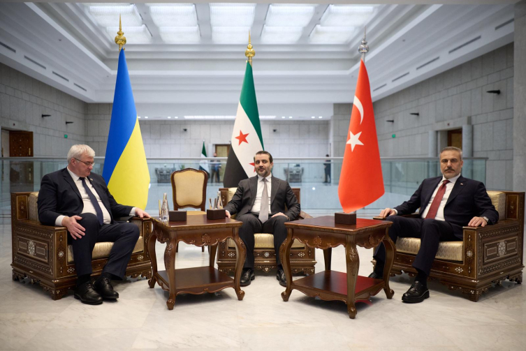 Bakan Fidan, Suriye Cumhurbaşkanı Şara ve Ukrayna Devlet Başkanı Zelenskiy ile görüştü