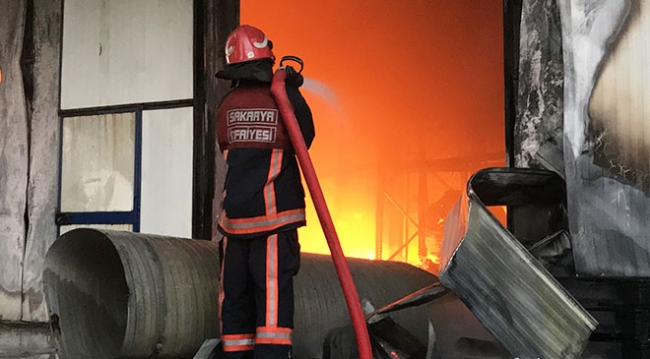 Sakarya'da fabrika yangını