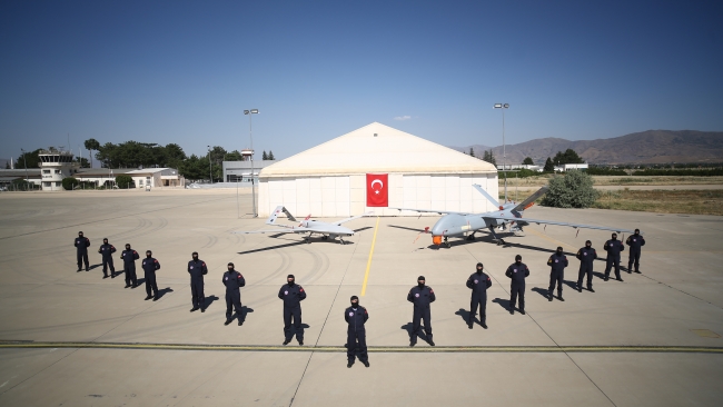Türk SİHA'ların başarısında her biri son derece tecrübeli pilotların da çok büyük katkısı var.