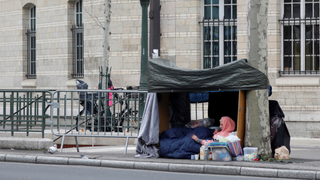 Paris'te evsiz mültecilere sokakta "huzur yok"