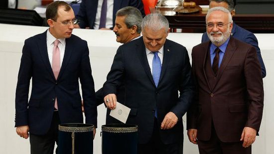 Anayasa değişikliği teklifinin üçüncü maddesi kabul edildi