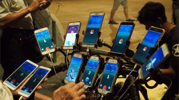 70 yaşında, günde 20 saat Pokemon Go oynuyor