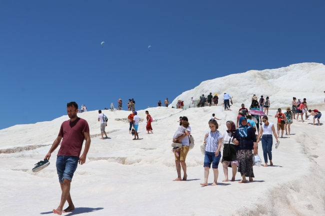 Pamukkale'ye turist akını