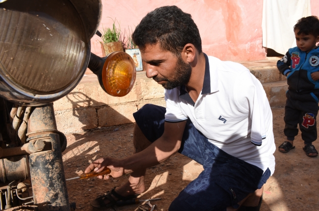 Suriye'deki savaştan kaçan aileler hayata tutunmaya çalışıyor