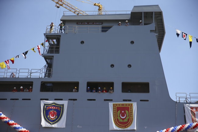 Donanmanın yeni göz bebeği denizle buluştu