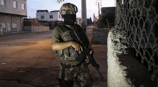 Adana'da terör operasyonu: 10 gözaltı