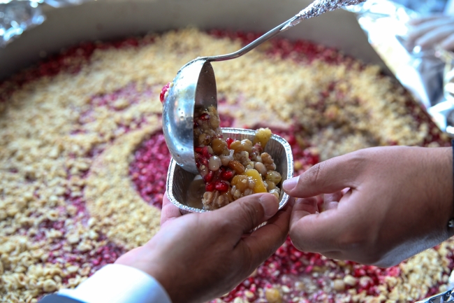 Bolluk ve bereketin simgesi: Aşure günü