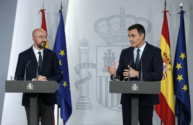 AB Konseyi Başkanı Charles Michel ile İspanya Başbakanı Pedro Sanchez. Fotoğraf: AA 