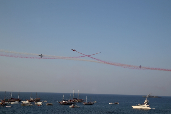 Türk Yıldızları, Girne'de izleyenleri büyüledi