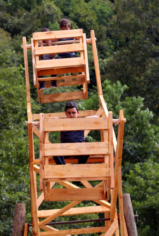 Rize'nin 165 yıllık bayram eğlencesi: Ahşap dönme dolap