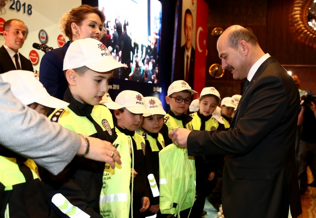 Maket trafik ekipleri kazaları yüzde 17,5 azalttı