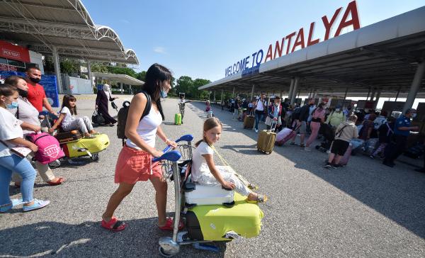 Antalya'da turist sayısı 9 milyona yaklaştı