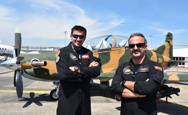 Hürkuş Paris Air Show'da gösteri yaptı